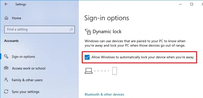 تیک Allow Windows to automatically lock your device when you’re away را علامت بزنید.